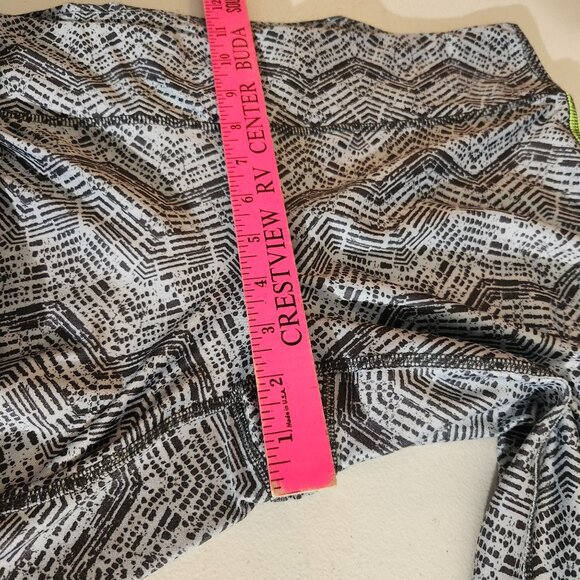 Nike Dri-Fit Womens Mid-Rise Cropped Leggings Black & Neon Yellow Geometric XL - Picture 10 of 16